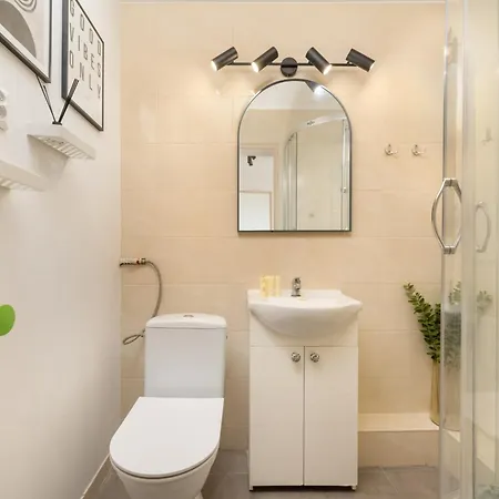 Cozy Apartmemt For 4 People In By Renters Lägenhet *