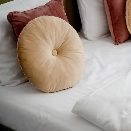Cozy Apartmemt For 4 People In By Renters Lägenhet