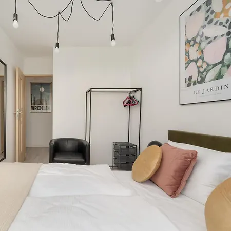 Cozy Apartmemt For 4 People In By Renters Lägenhet Wrocław