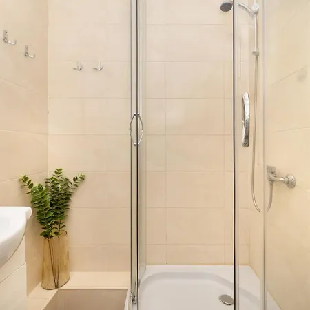Cozy Apartmemt For 4 People In By Renters Lägenhet *